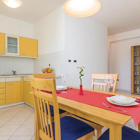 Cozy Apartment In Porec With Wifi Ngoại thất bức ảnh