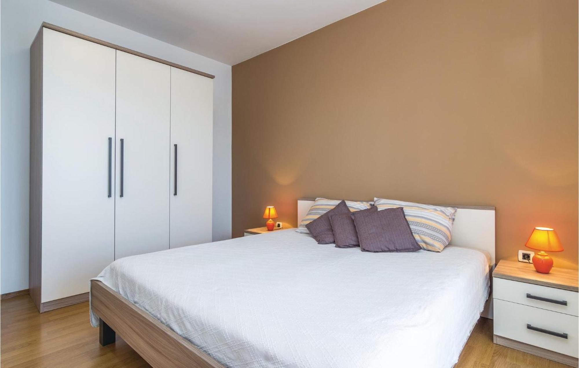 Cozy Apartment In Porec With Wifi Ngoại thất bức ảnh