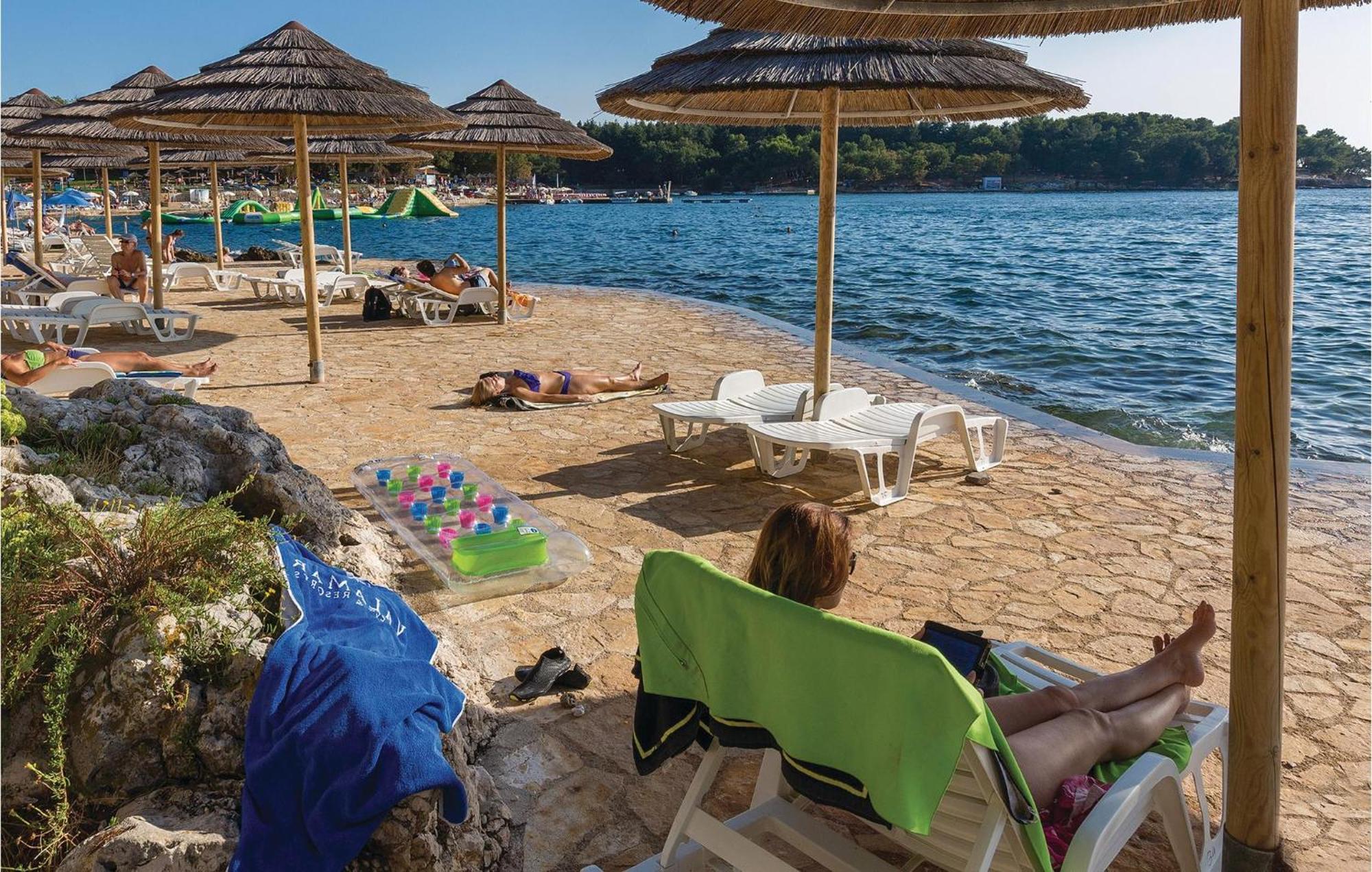 Cozy Apartment In Porec With Wifi Ngoại thất bức ảnh