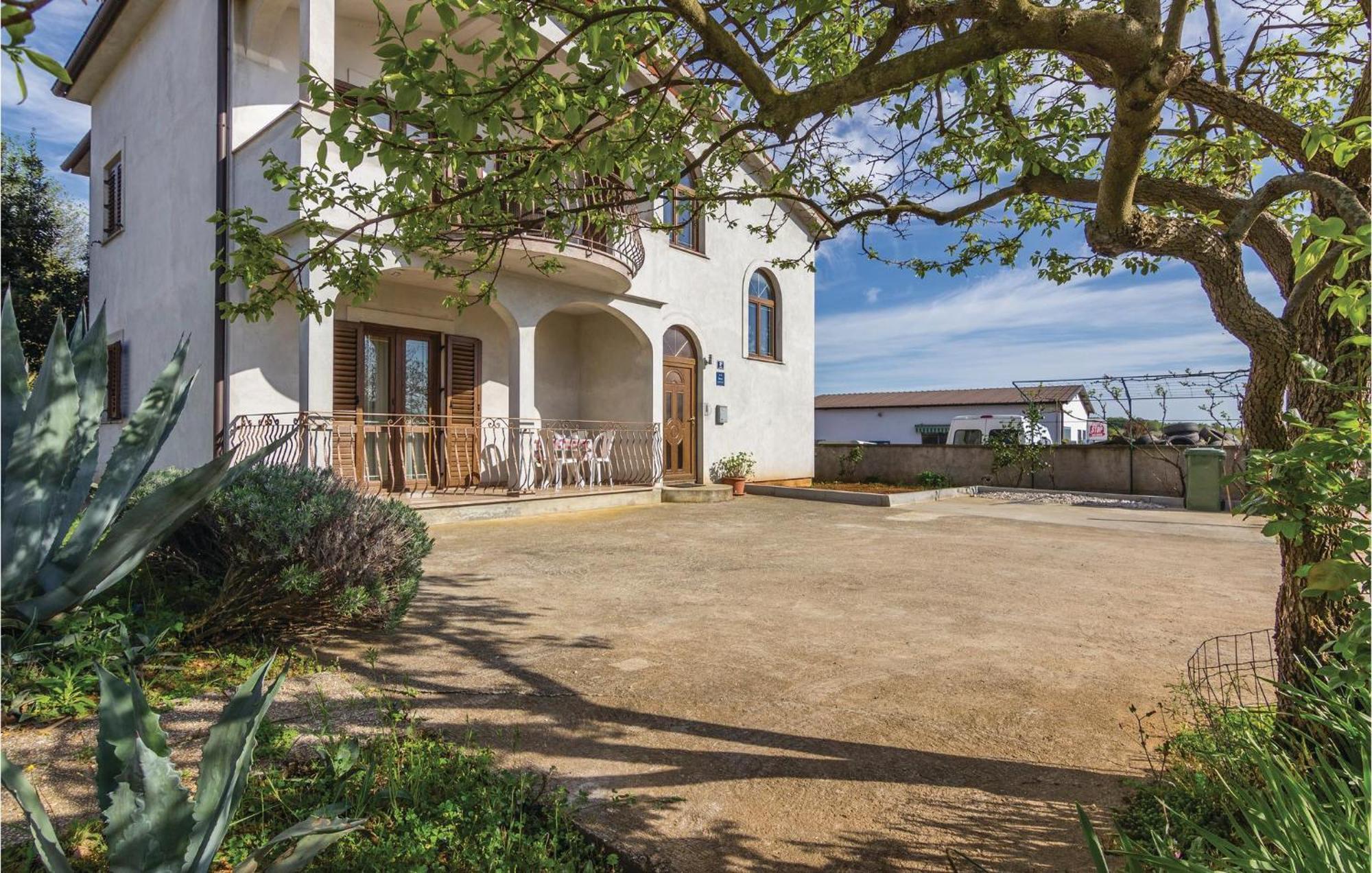Cozy Apartment In Porec With Wifi Ngoại thất bức ảnh
